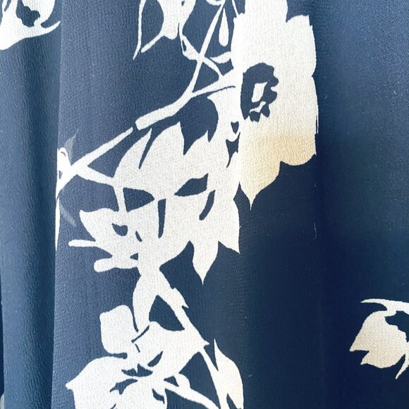 Lane Bryant Women's Maxi Skirt Size14/16 Navy and White Flowers Lined Flowy - Picture 7 of 13